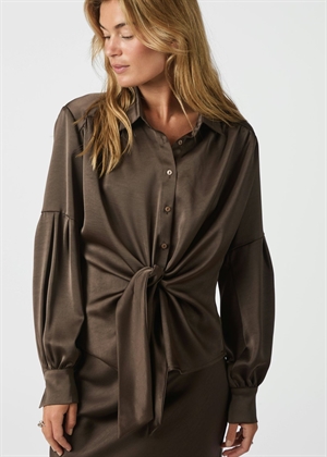Naja satin skjorte Dark Brown Neo Noir 